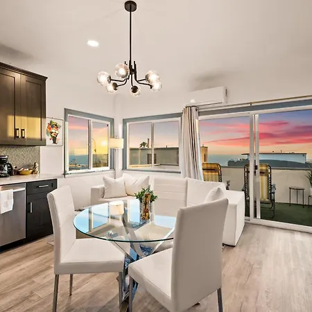 Luxury Beachside Gem Walk To Beach Ocean Views